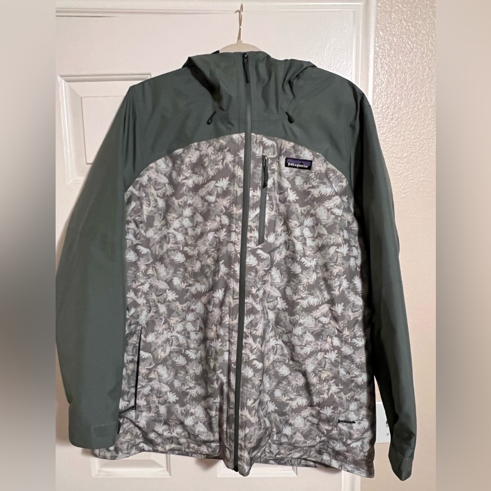 BRAND NEW! Womens Patagonia insulated powder town jacket size XL, hemlock green